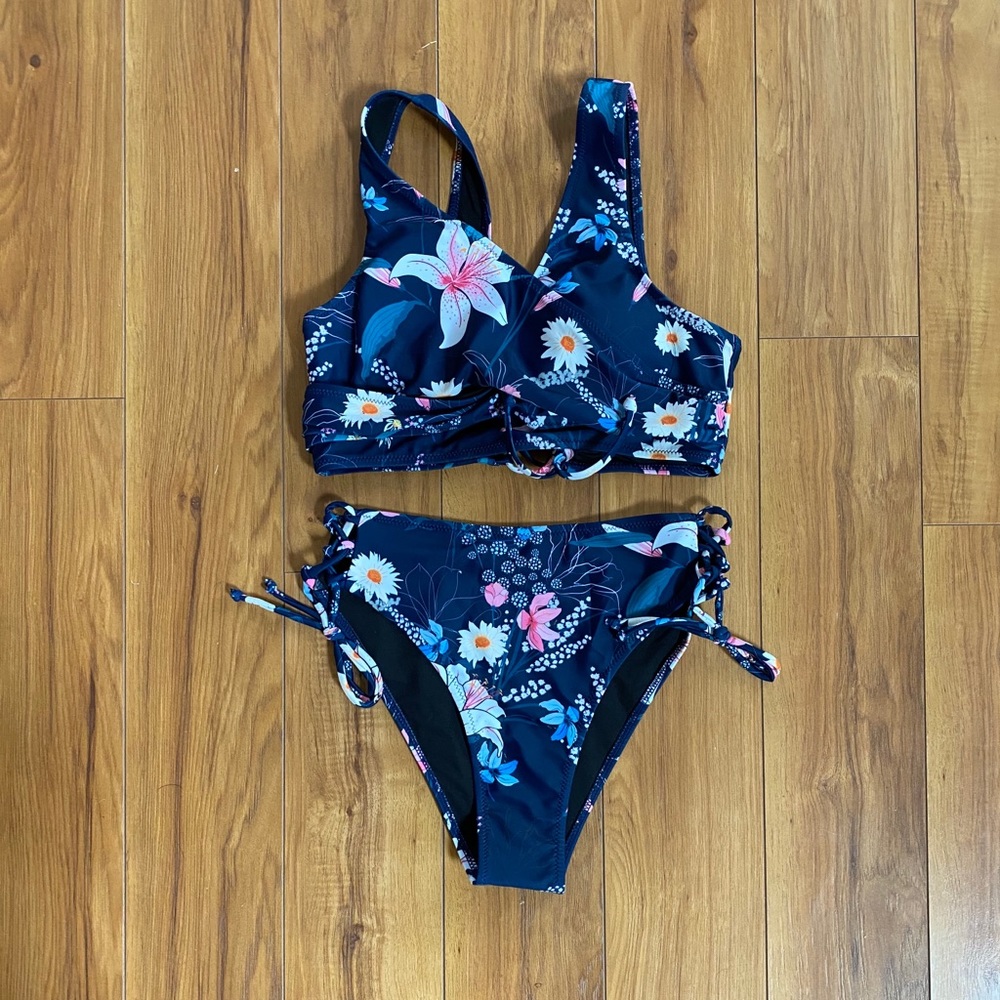 NWT high waisted bikini blue print lace up back.